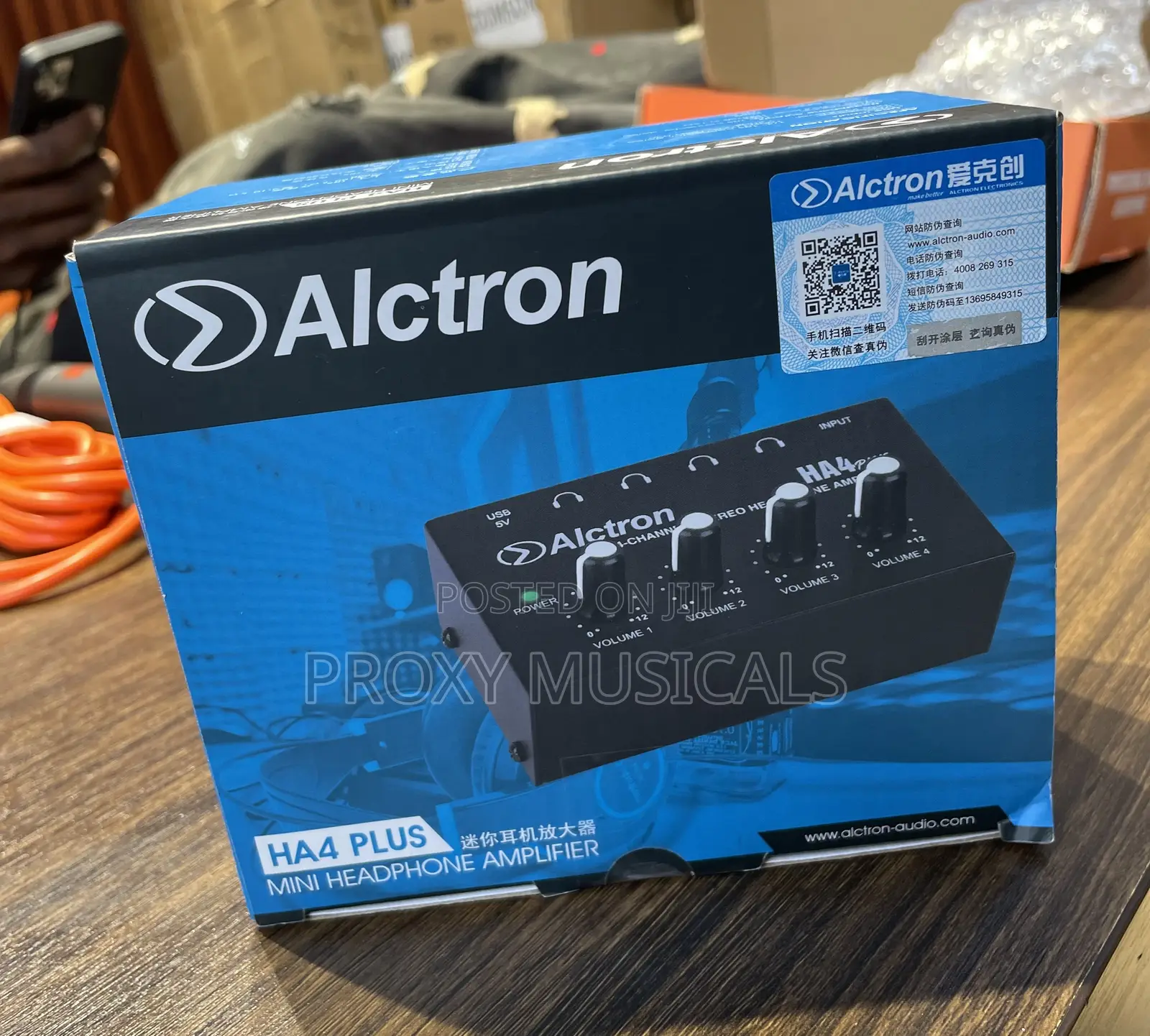 Alctron Headphone Amplifier
