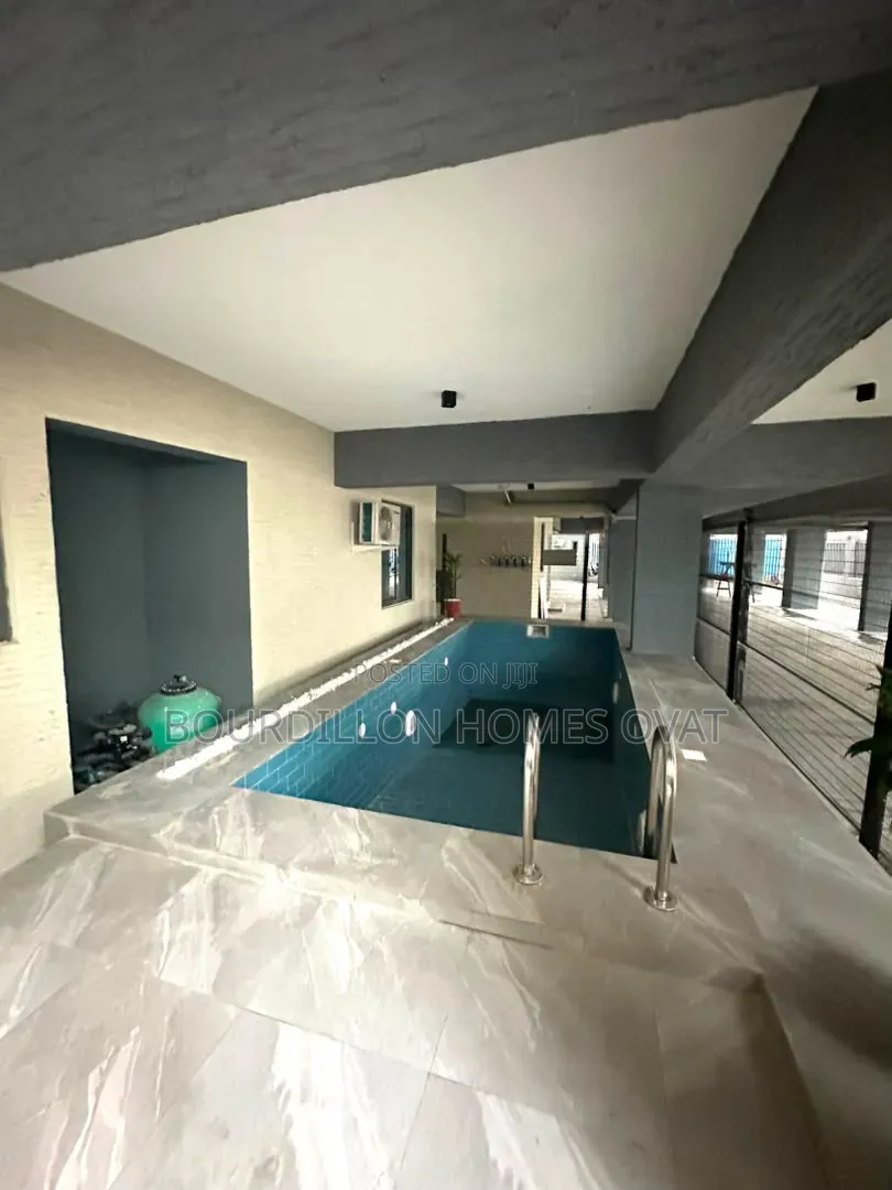 2bdrm Apartment in Lekki Phase 1 for sale