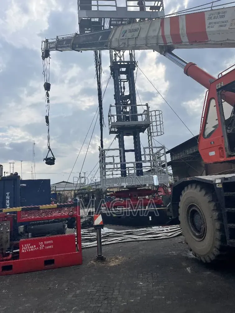 50T Rough Terrain Crane - Super Solid Crane for Your Rig Operations