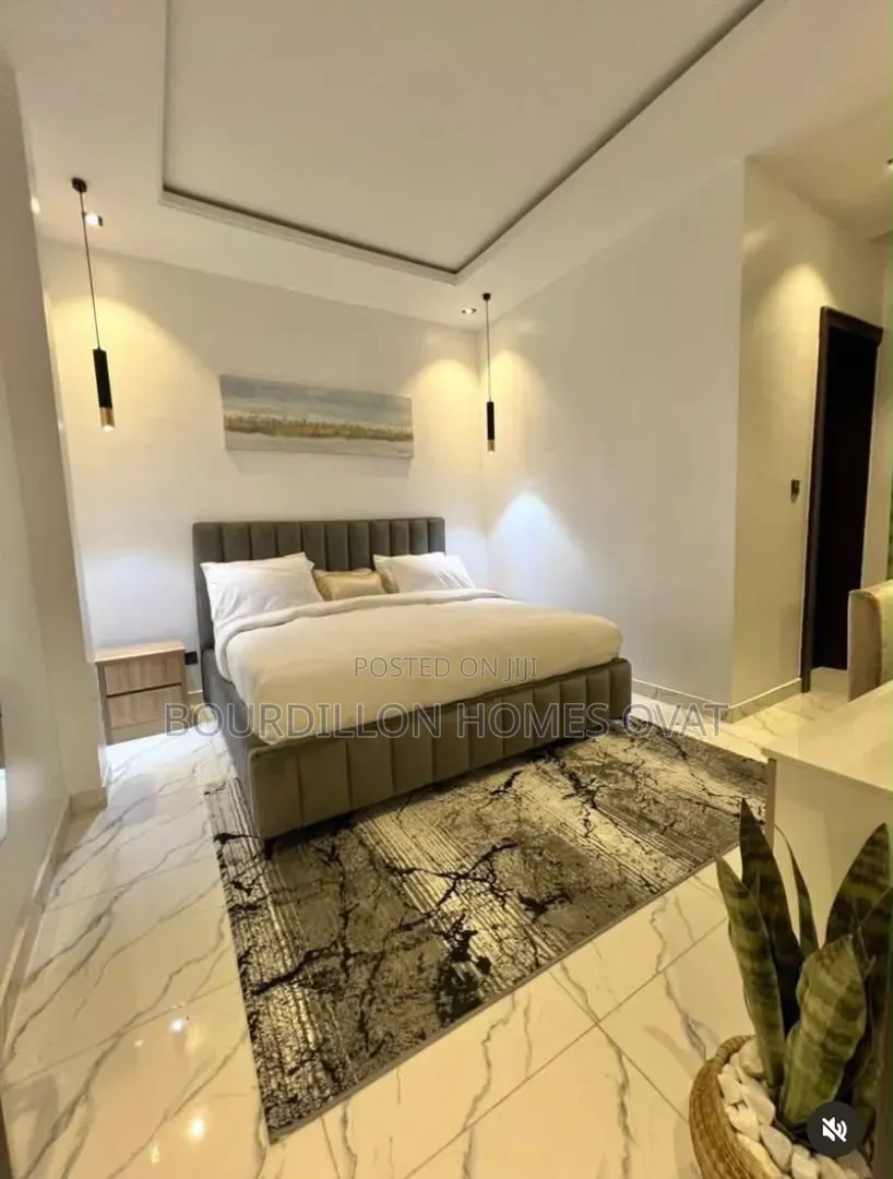 2bdrm Apartment in Lekki Phase 1 for rent