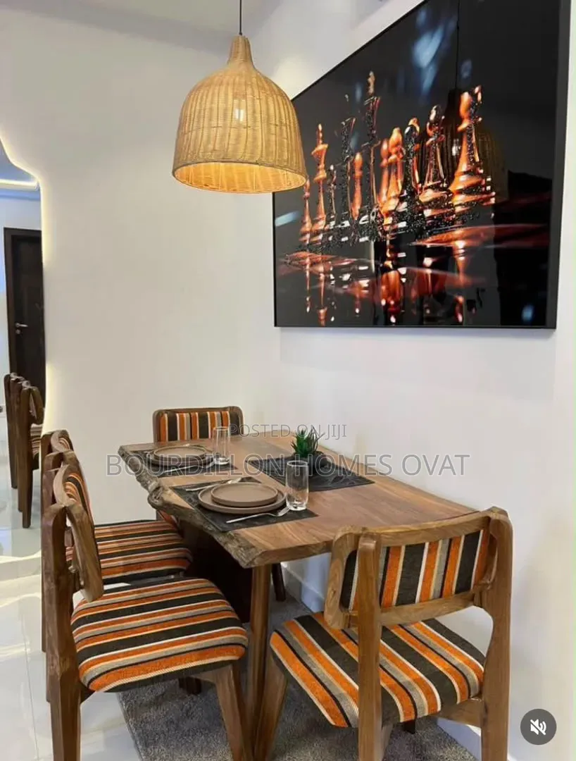 2bdrm Apartment in Lekki Phase 1 for rent