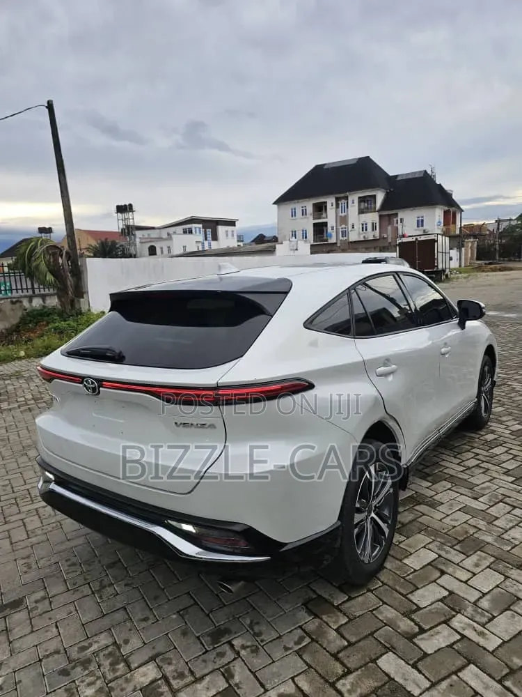 Toyota Venza 2024 White