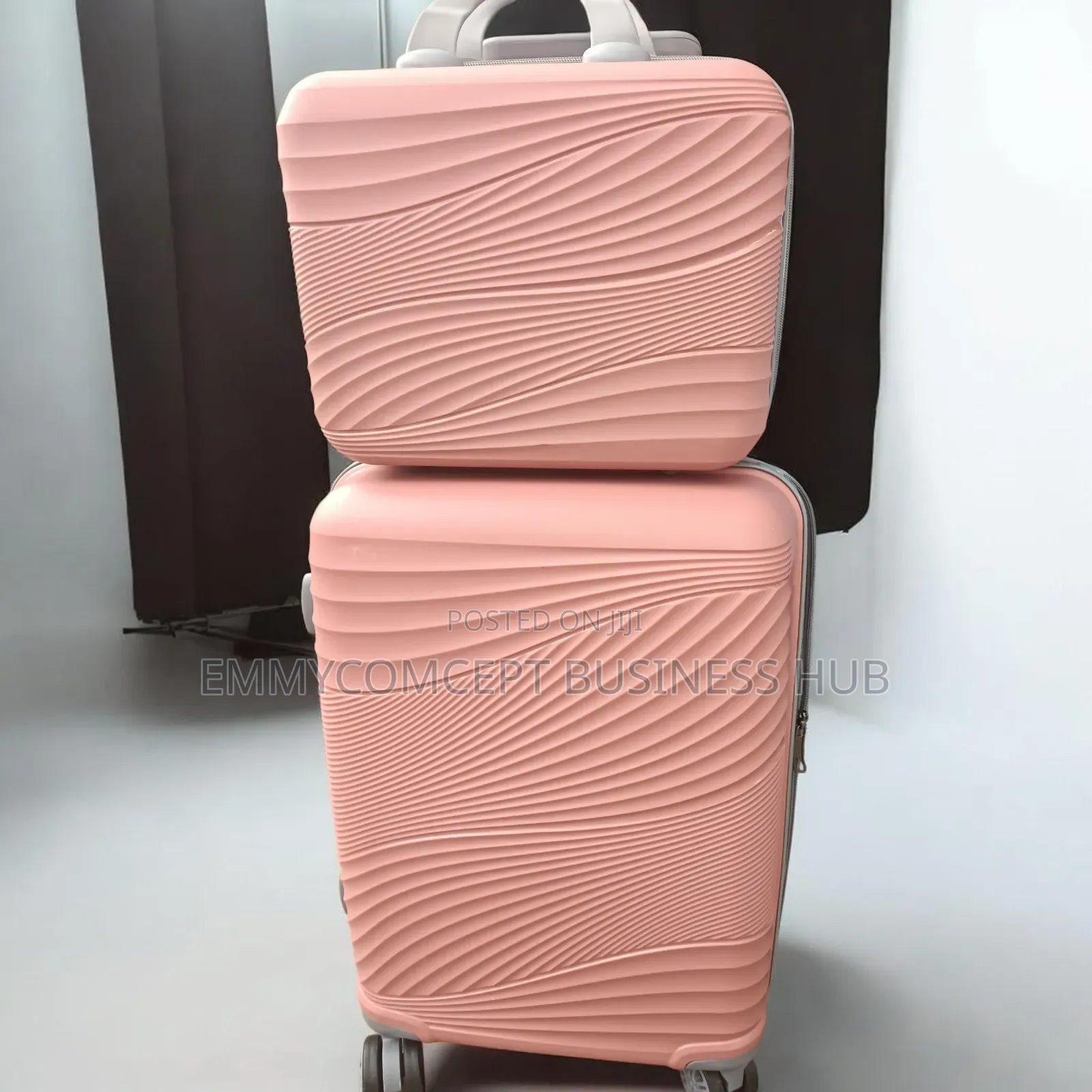 Small Rubber Travelling Bag With Kit