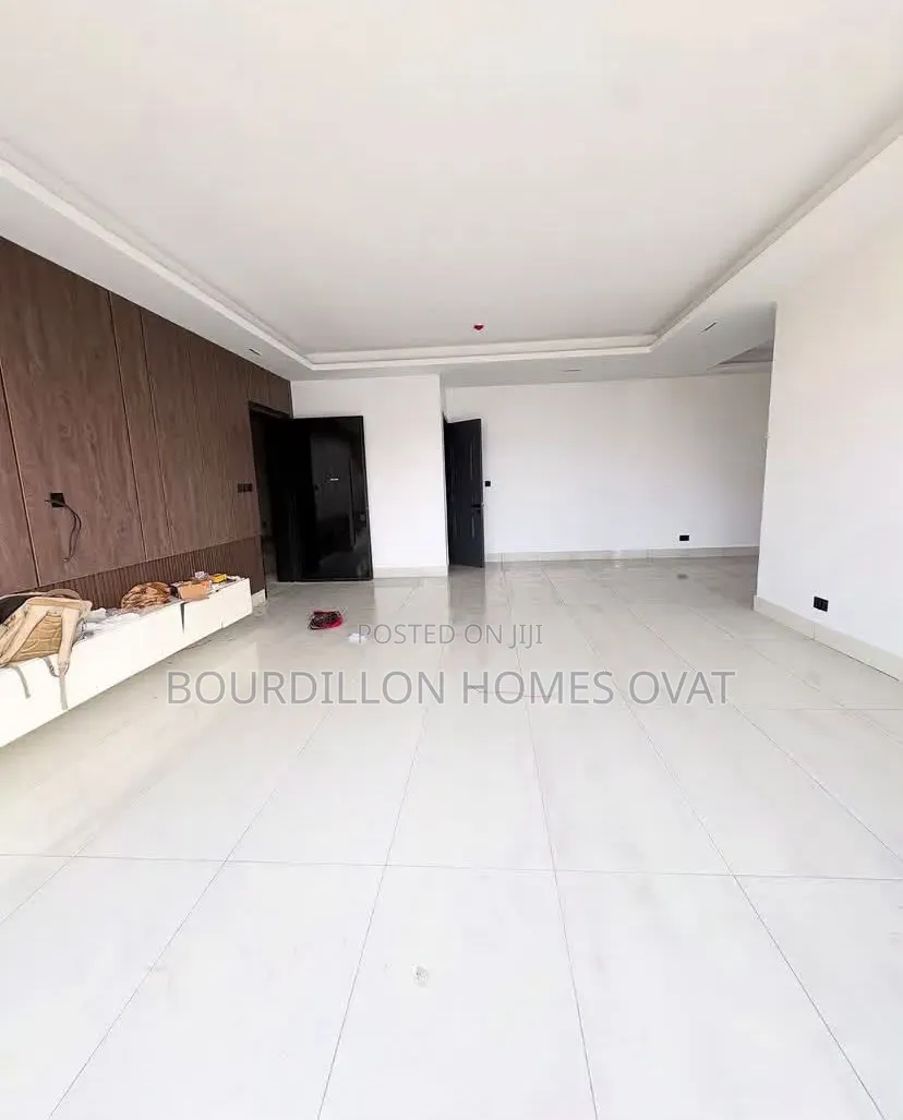 2bdrm Apartment in Ikate Lekki Lagos for rent