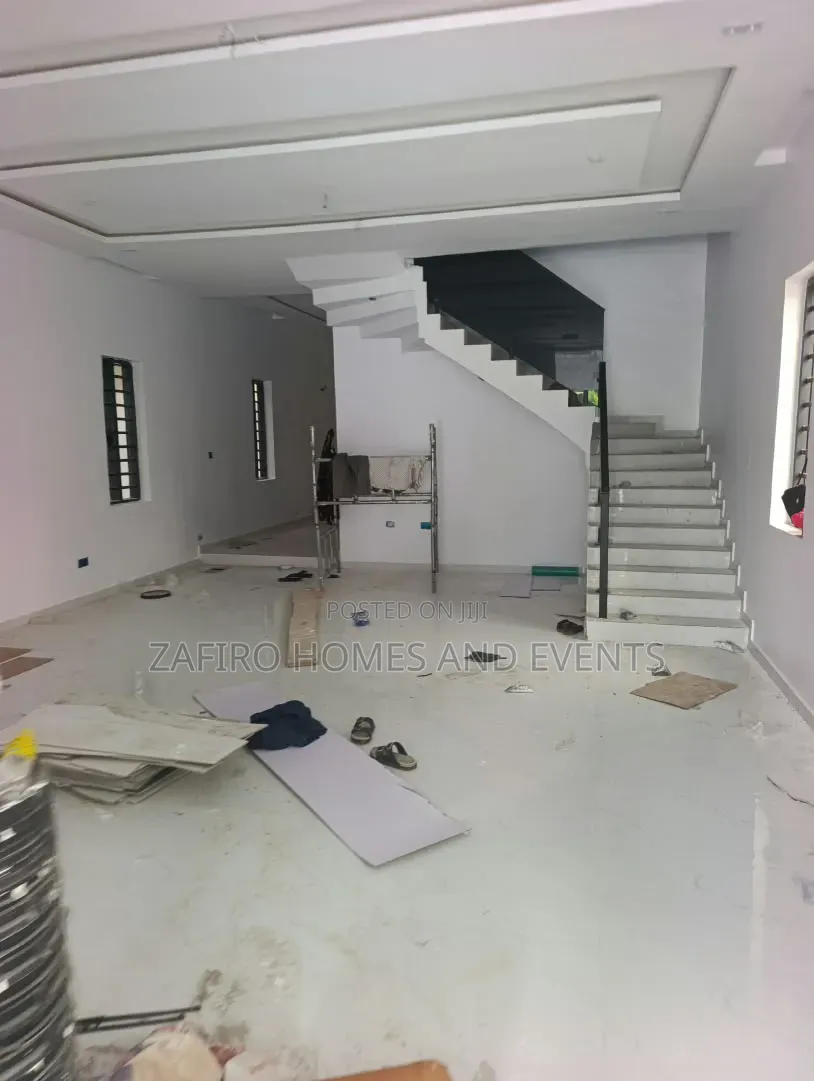 4bdrm Duplex in Ikolaba Estate ,, Basorun for sale