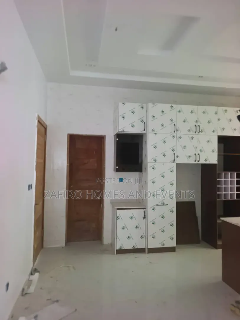 4bdrm Duplex in Ikolaba Estate ,, Basorun for sale