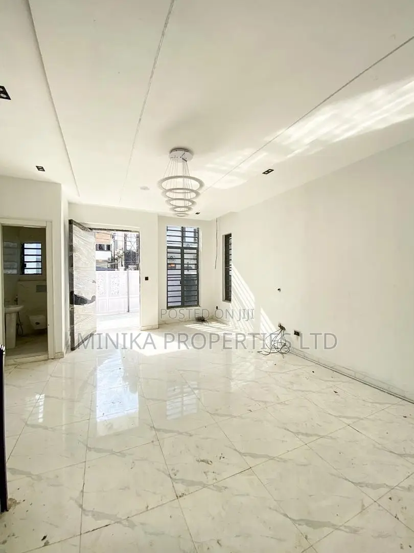 4bdrm Duplex in Ikota Villa Estate for sale