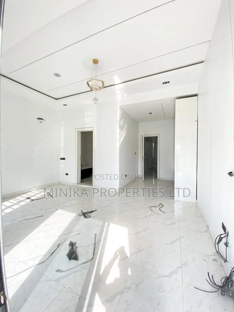 4bdrm Duplex in Ikota Villa Estate for sale