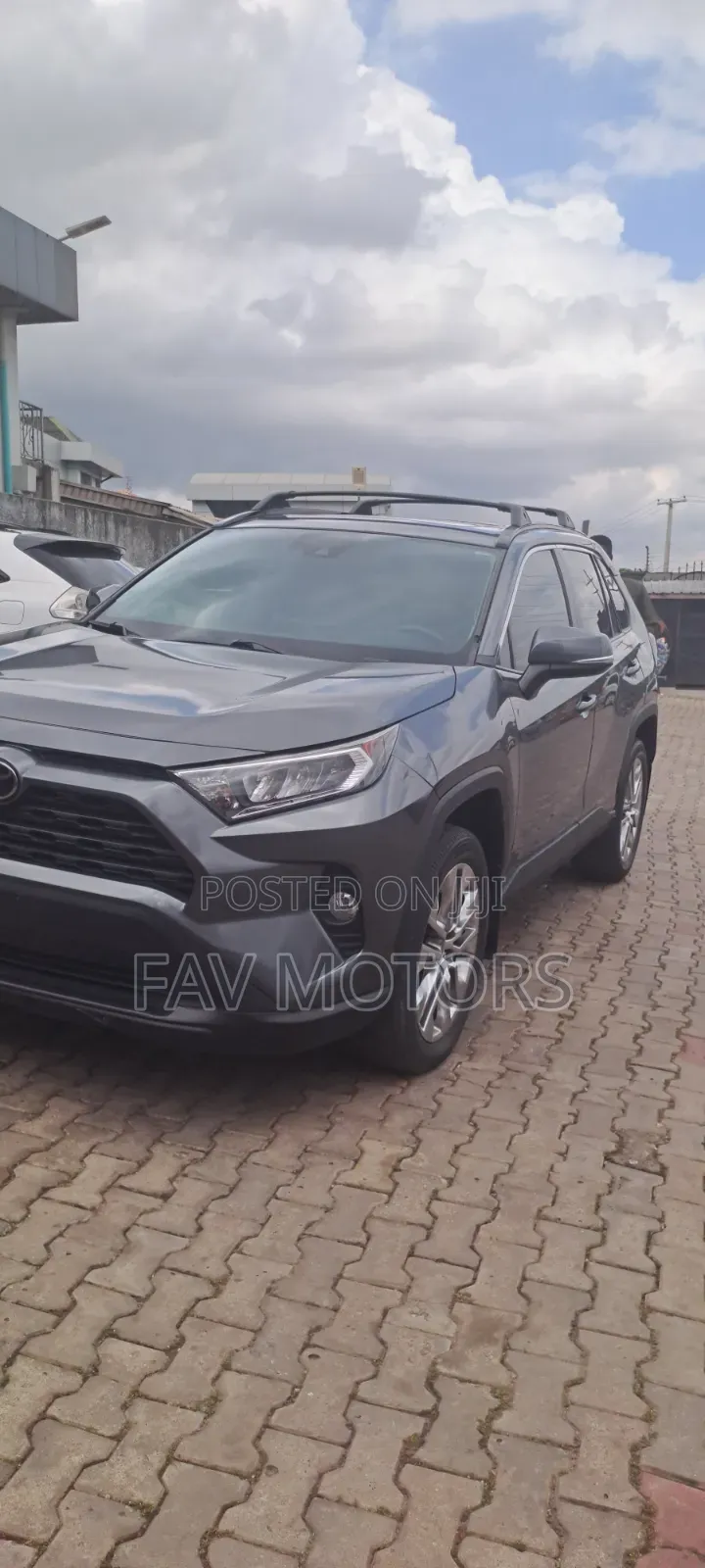 Toyota RAV4 XLE Premium 2021 Gray