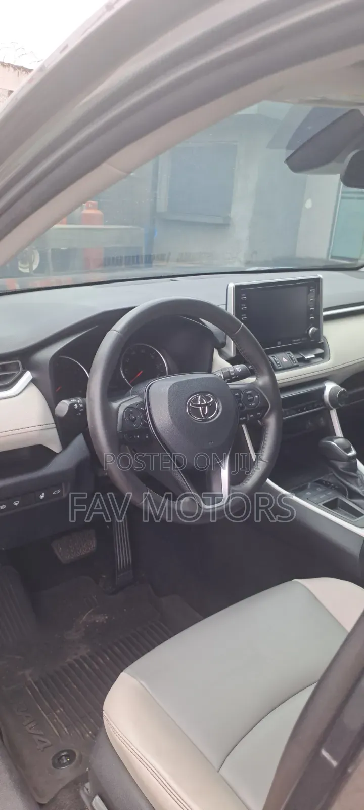 Toyota RAV4 XLE Premium 2021 Gray