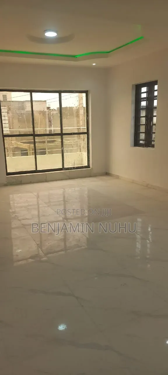 3bdrm Penthouse in Peak Prime One, Off Lekki-Epe Expressway for rent