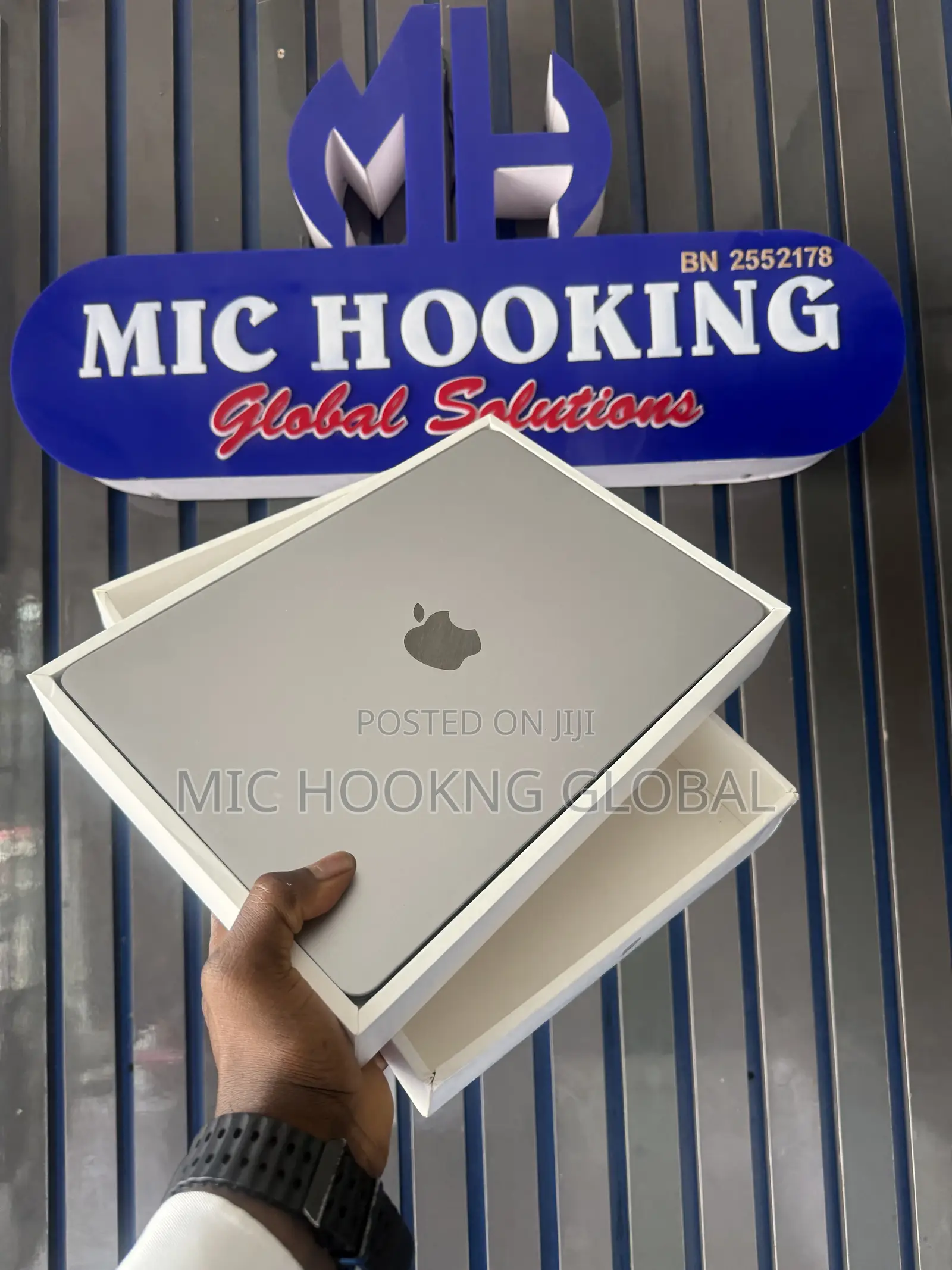 Laptop Apple MacBook Air 2022 M2 8GB Apple M2 SSD 256GB