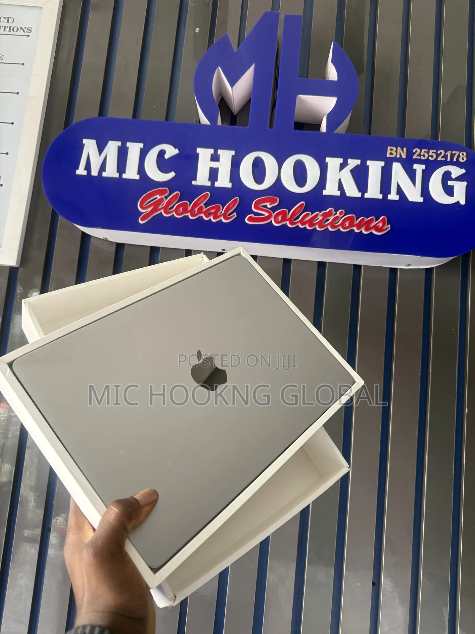 Laptop Apple MacBook Air 2022 M2 8GB Apple M2 SSD 256GB