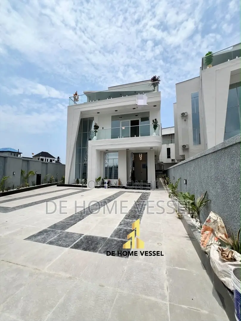 5bdrm Duplex in Chevron for sale