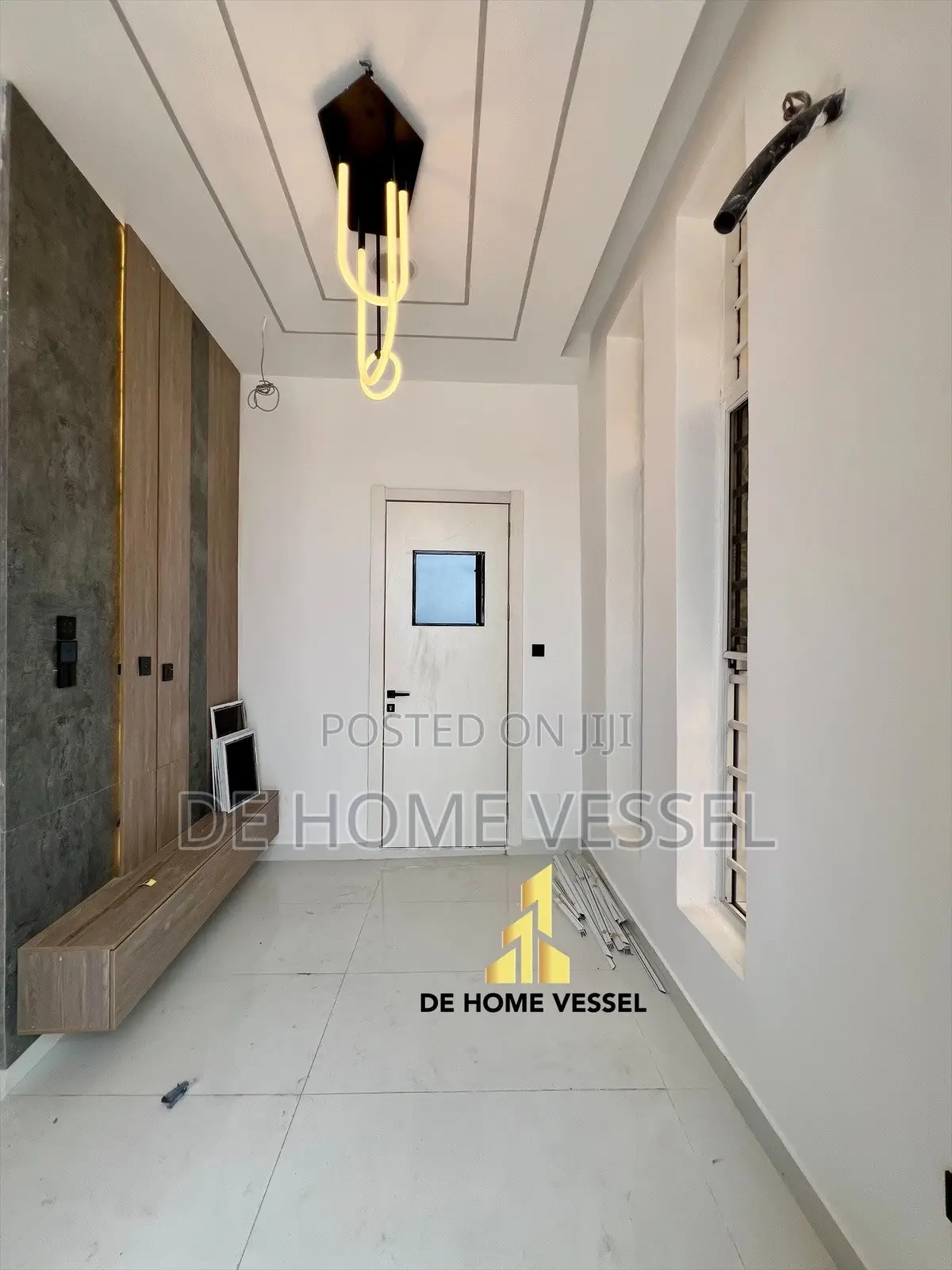 5bdrm Duplex in Chevron for sale