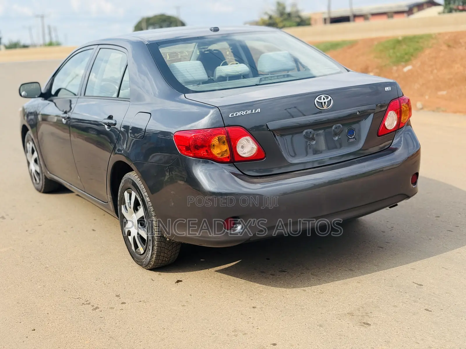 Toyota Corolla LE 4dr Sedan (1.8L 4cyl 4A) 2010 Gray