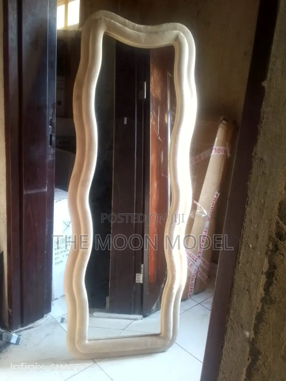 Wall/Standing Mirror Gold