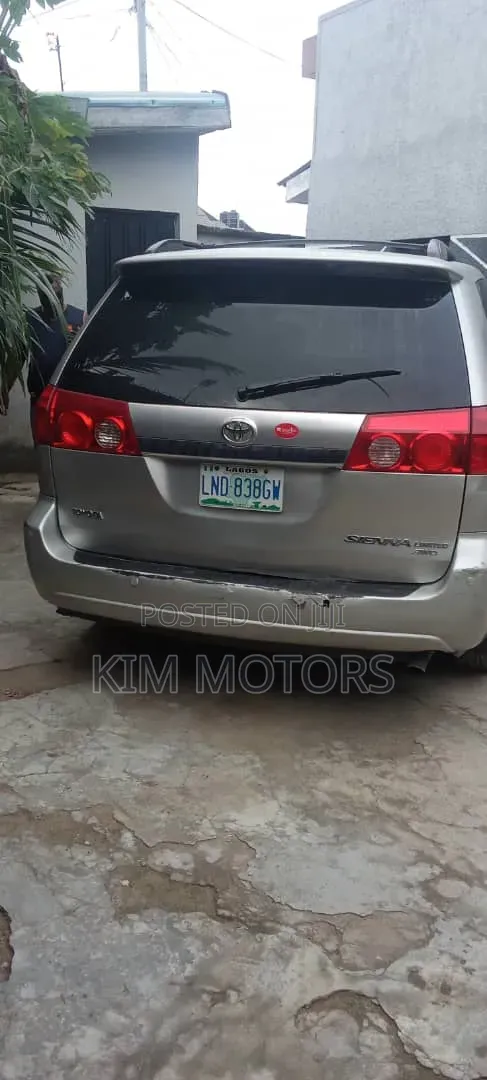 Toyota Sienna XLE Limited 2008 Silver