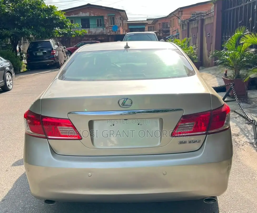 Lexus ES 350 2012 Gold