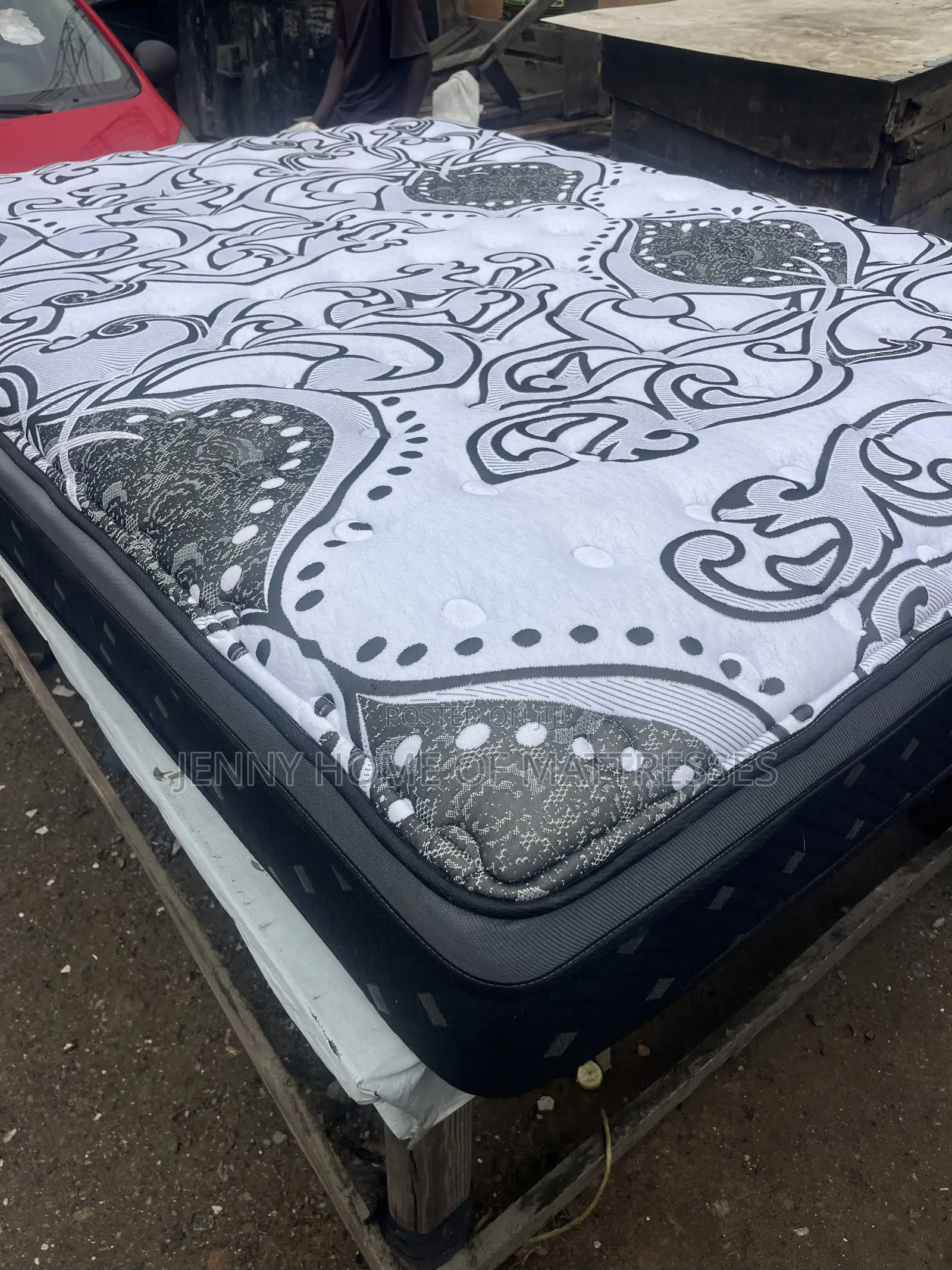 Hybrid Pocket Coils Mattress