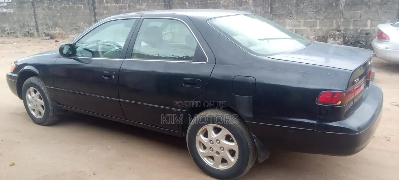Toyota Camry 2000 Black