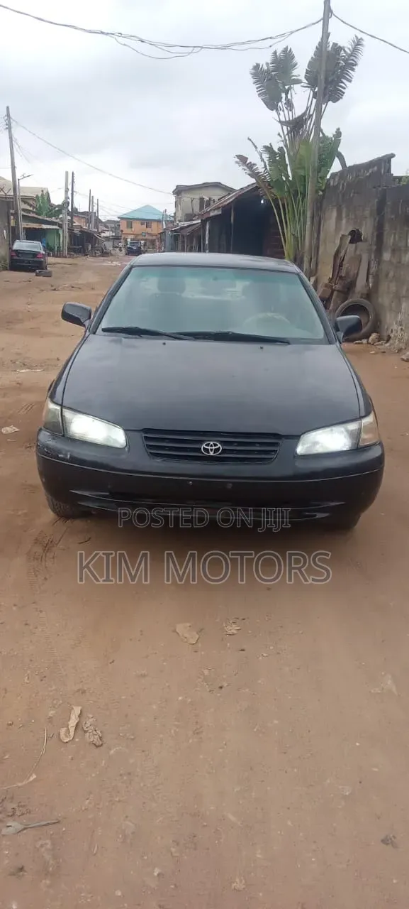 Toyota Camry 2000 Black