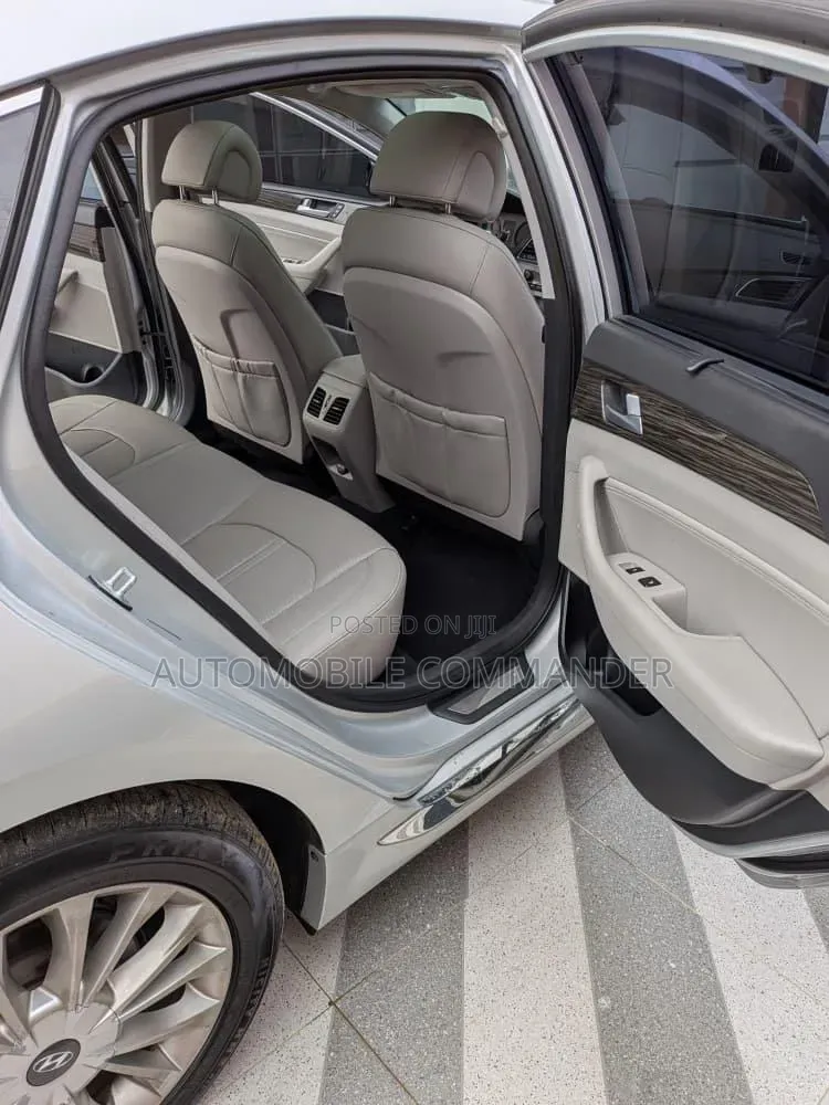Hyundai Sonata Limited Sedan FWD (2.4L 4cyl 6A) 2016 Silver