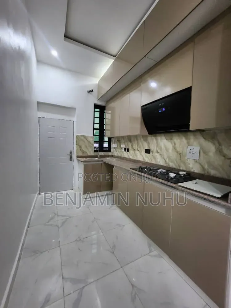 3bdrm Duplex in Ikota for rent