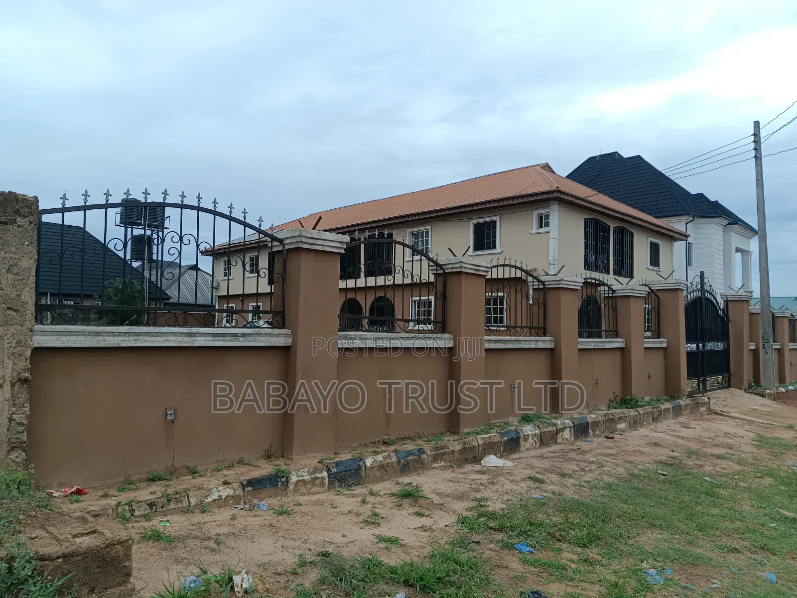 4bdrm Block of Flats in Benin City for sale