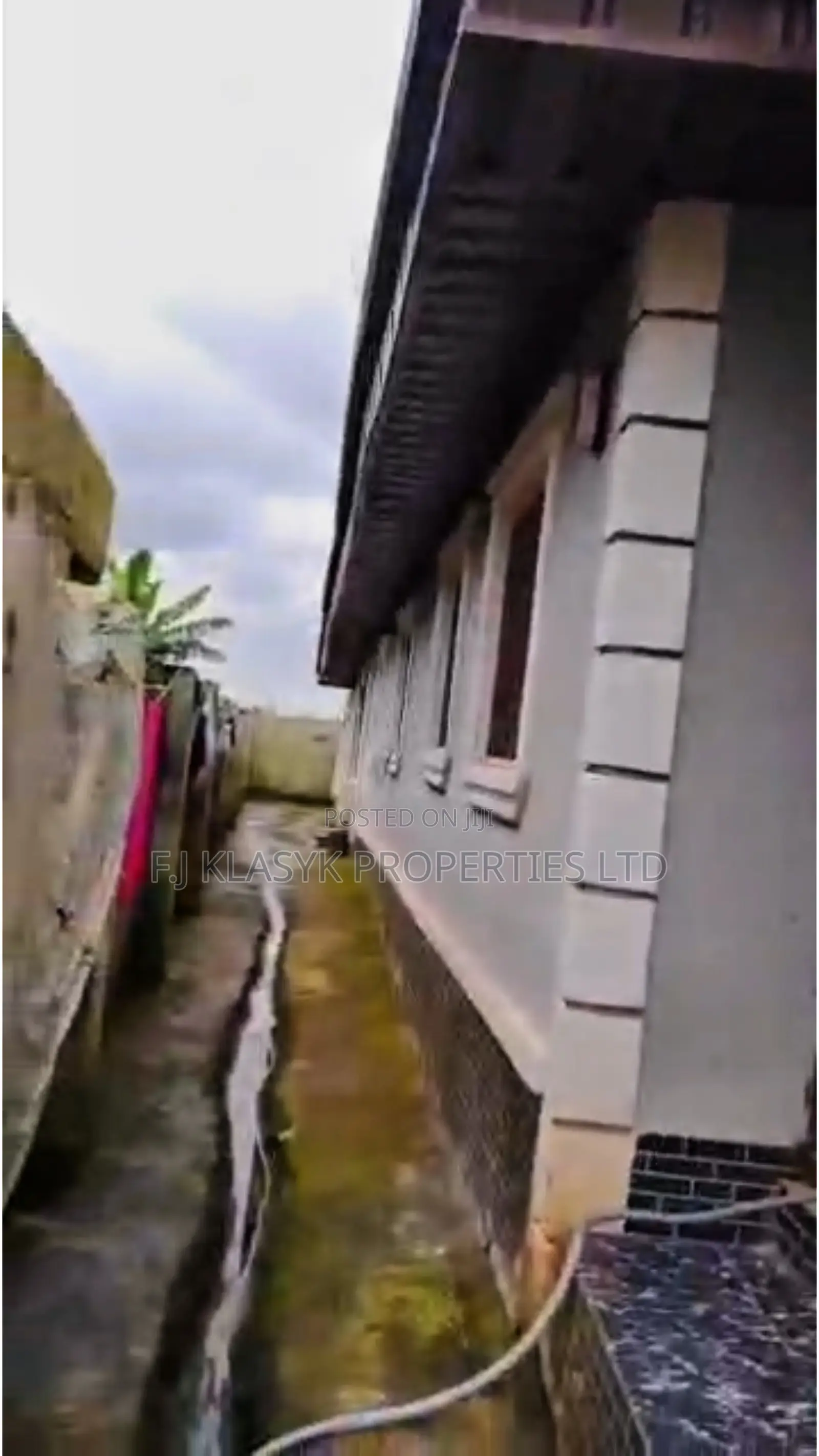 5bdrm Block of Flats in Benin City for sale