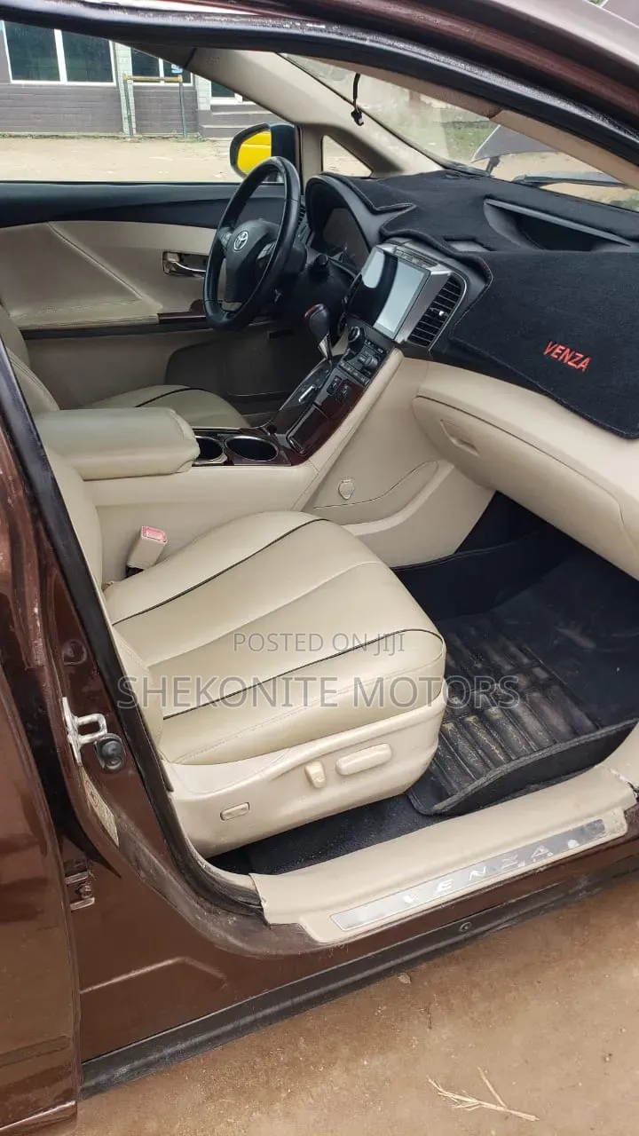 Toyota Venza 2010 Burgundy