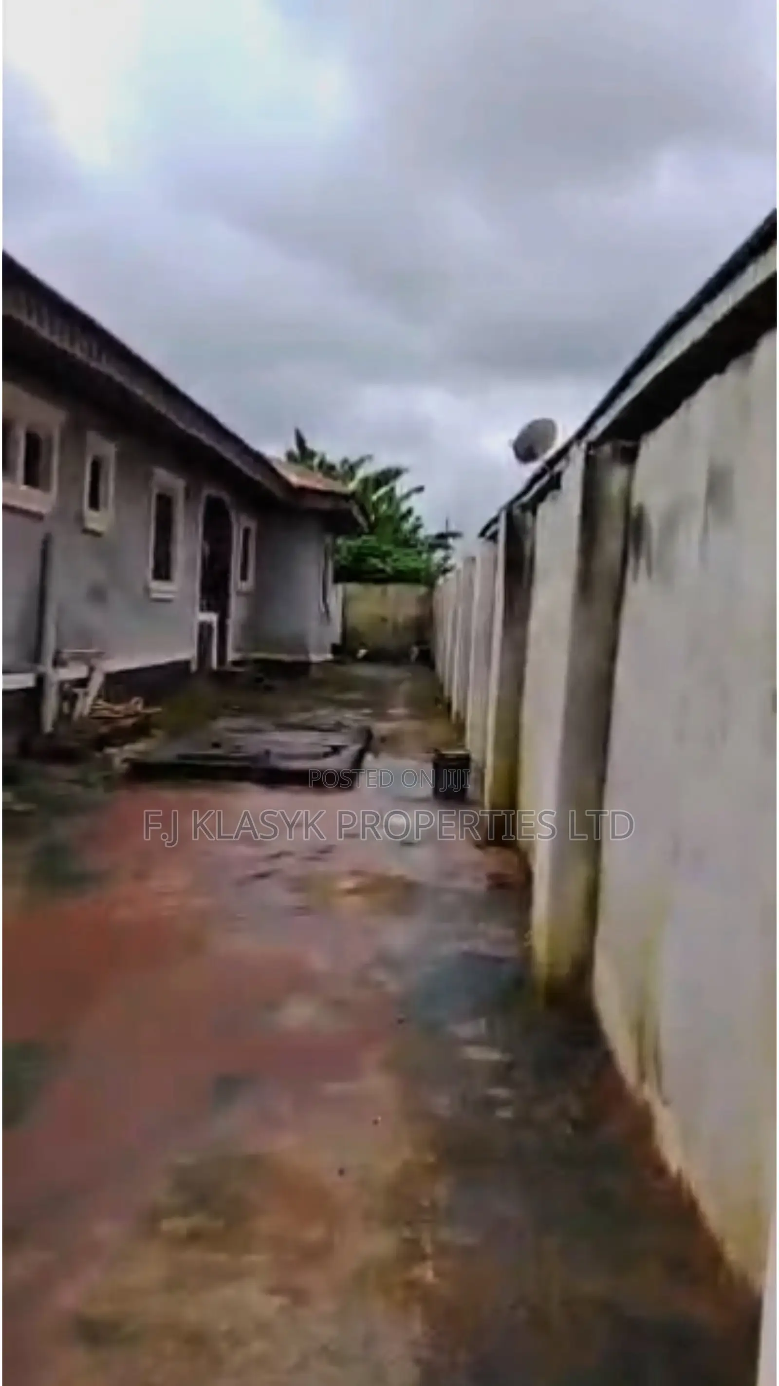 5bdrm Block of Flats in Benin City for sale