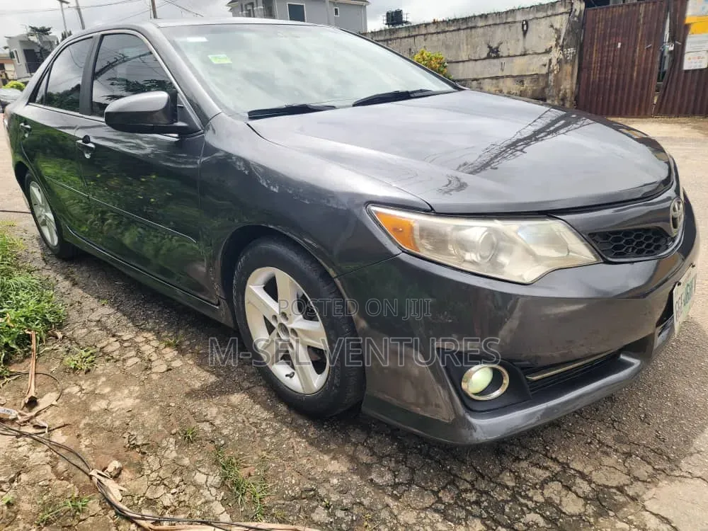 Toyota Camry 2014 Silver