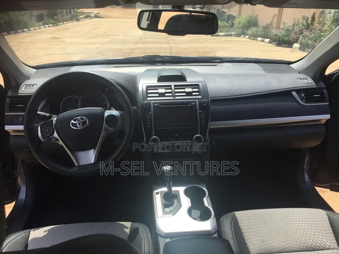 Toyota Camry 2014 Silver