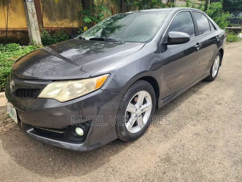 Toyota Camry 2014 Silver
