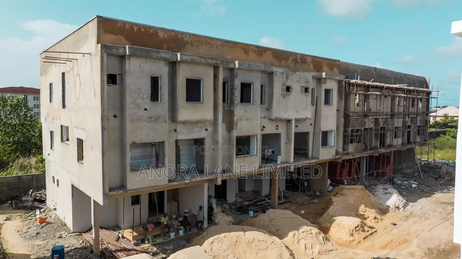 3bdrm Maisonette in Osapa london for sale
