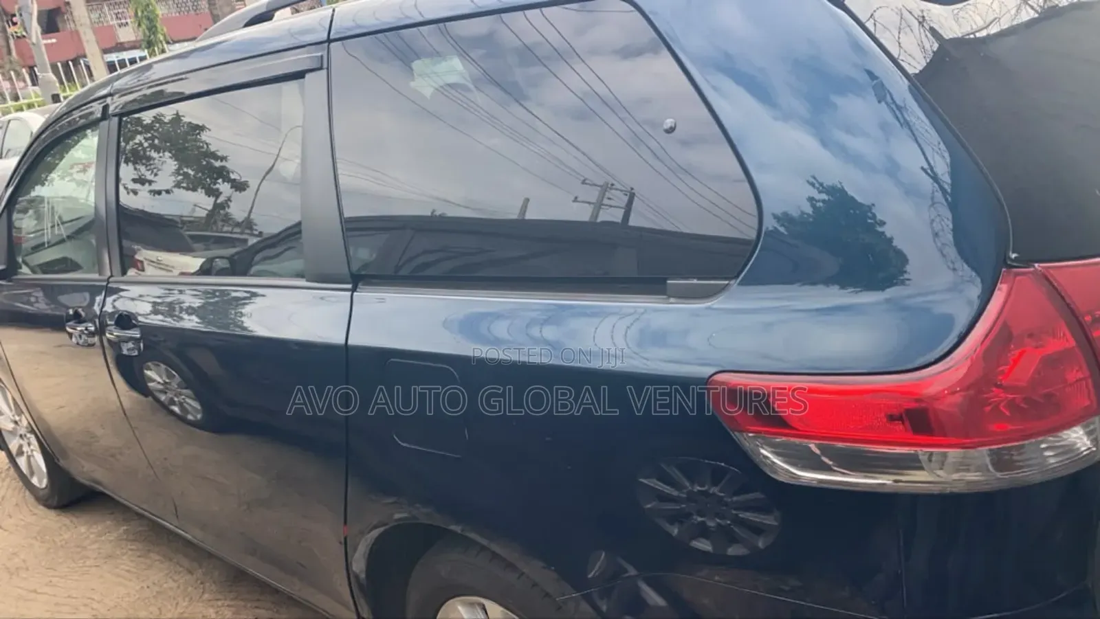 Toyota Sienna 2012 Blue