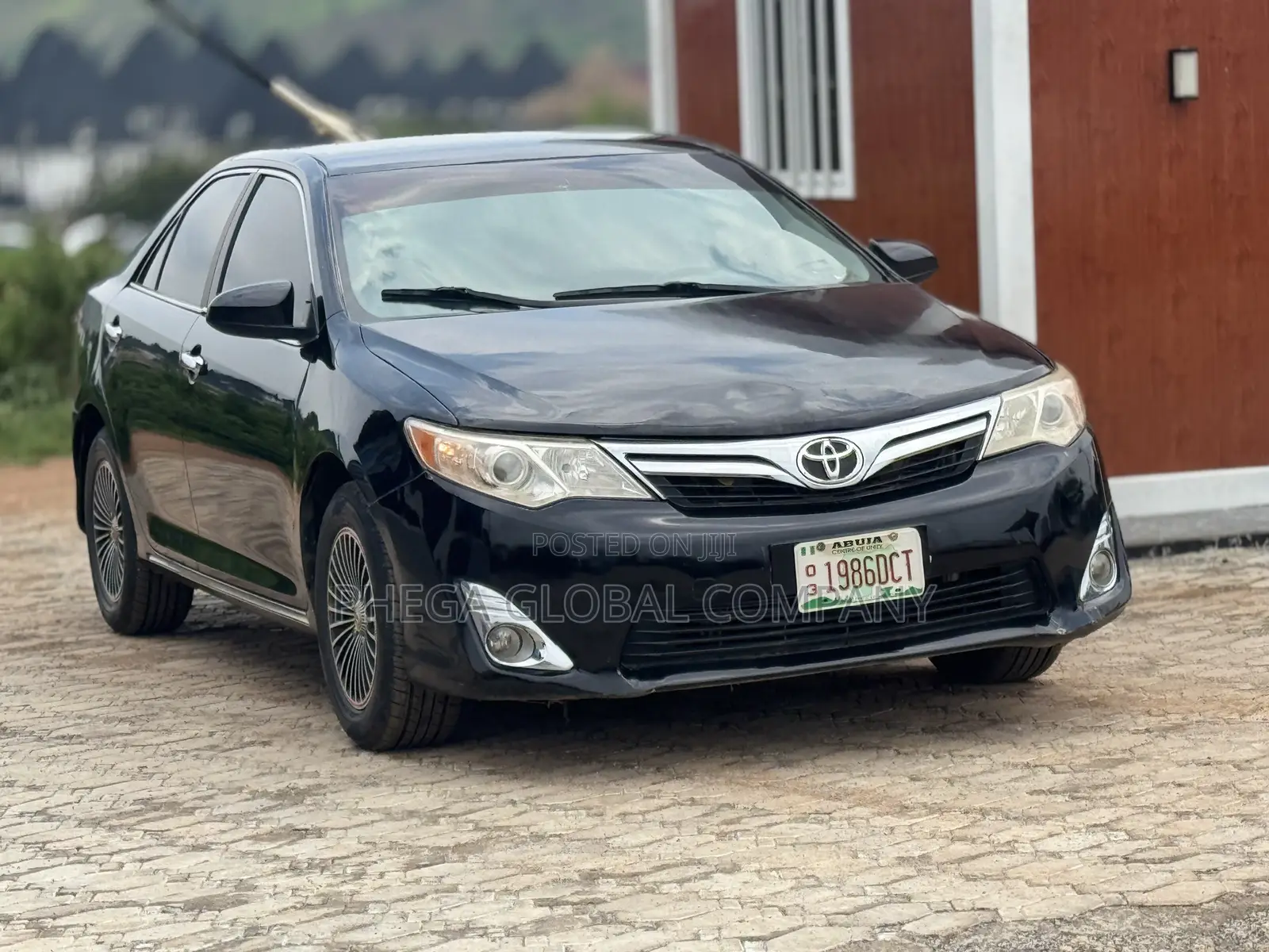 Toyota Camry LE 4dr Sedan w/Prod. End 11/13 (2.5L 4cyl 6A) 2014 Black
