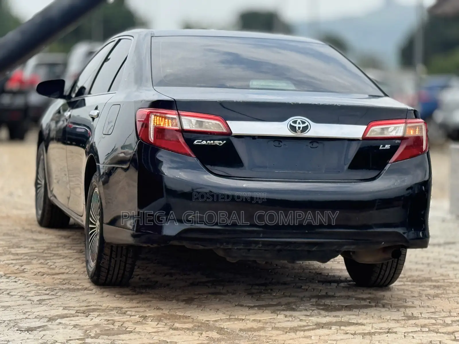 Toyota Camry LE 4dr Sedan w/Prod. End 11/13 (2.5L 4cyl 6A) 2014 Black