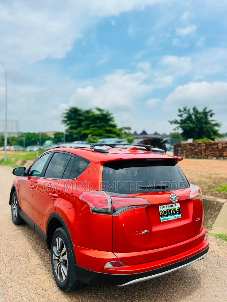 Toyota RAV4 2016 Orange
