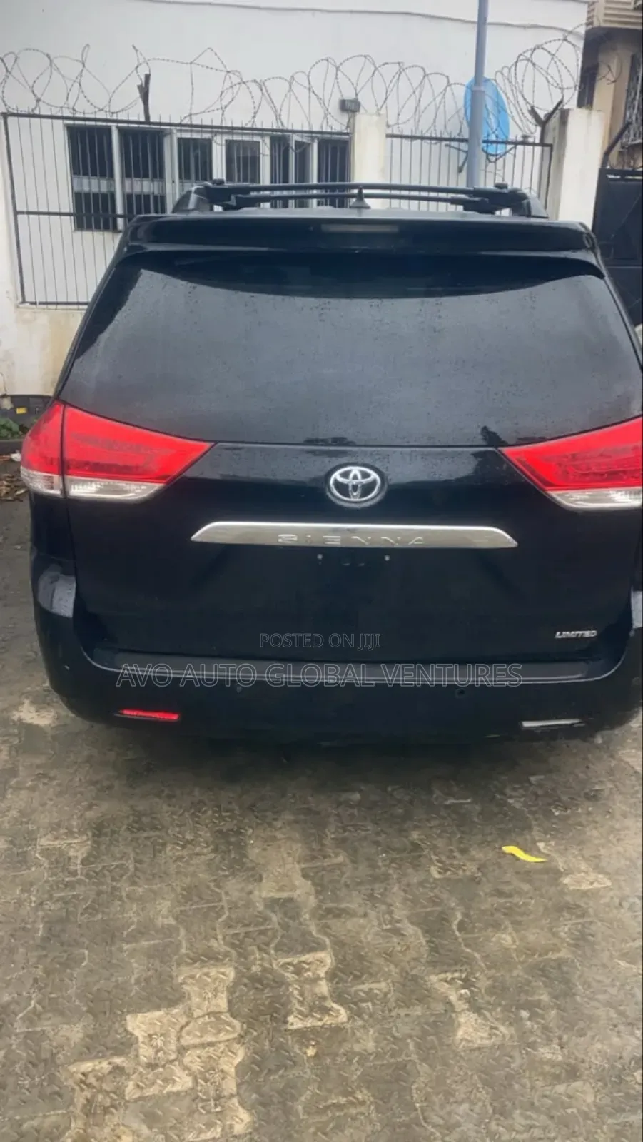 Toyota Sienna 2012 Black