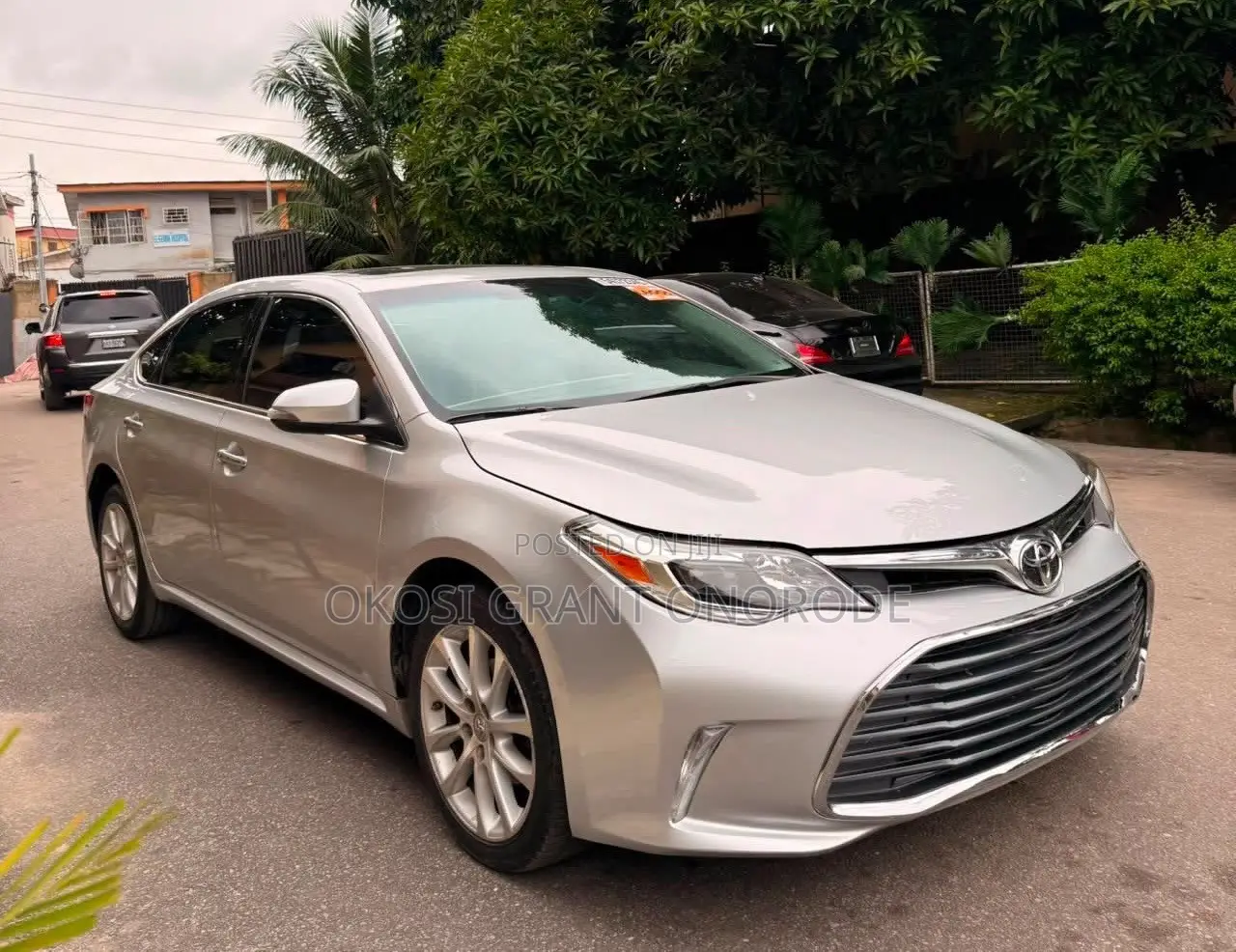 Toyota Avalon Limited Sedan FWD (3.5L 6cyl 6A) 2013 Silver