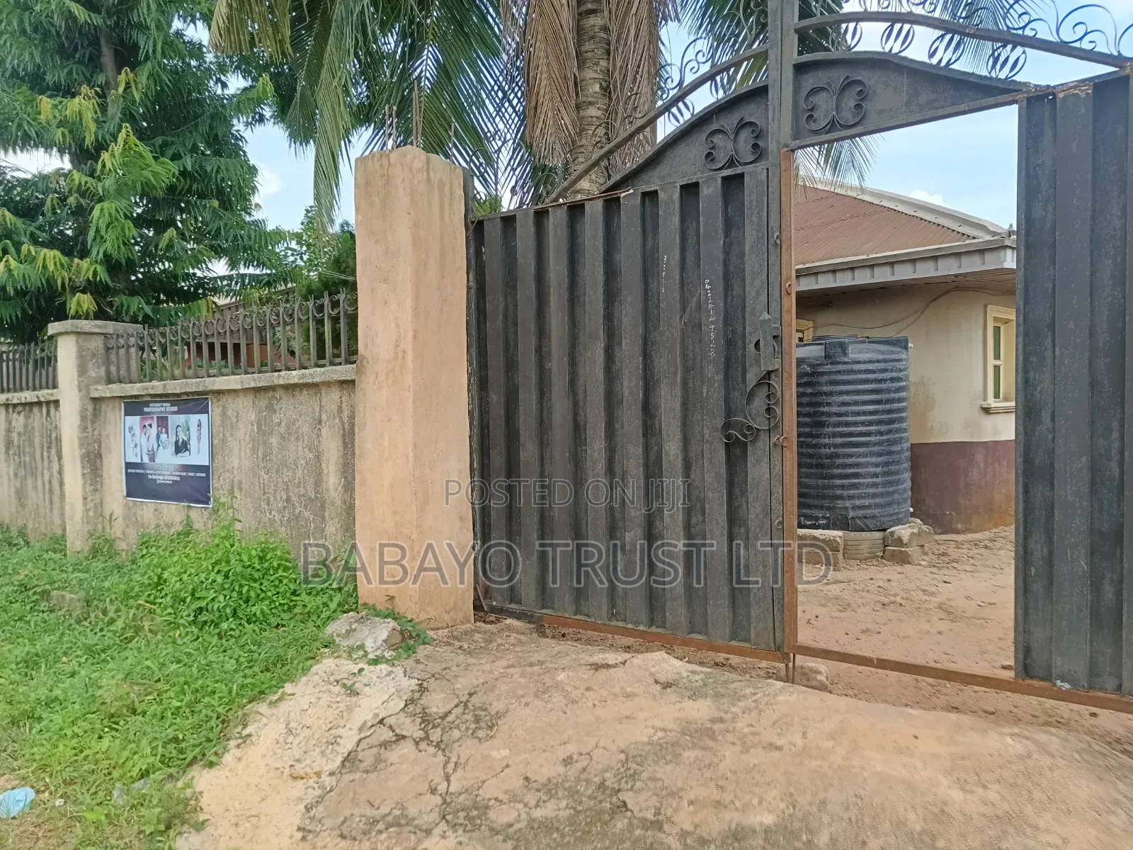 6bdrm Block of Flats in Benin City for sale