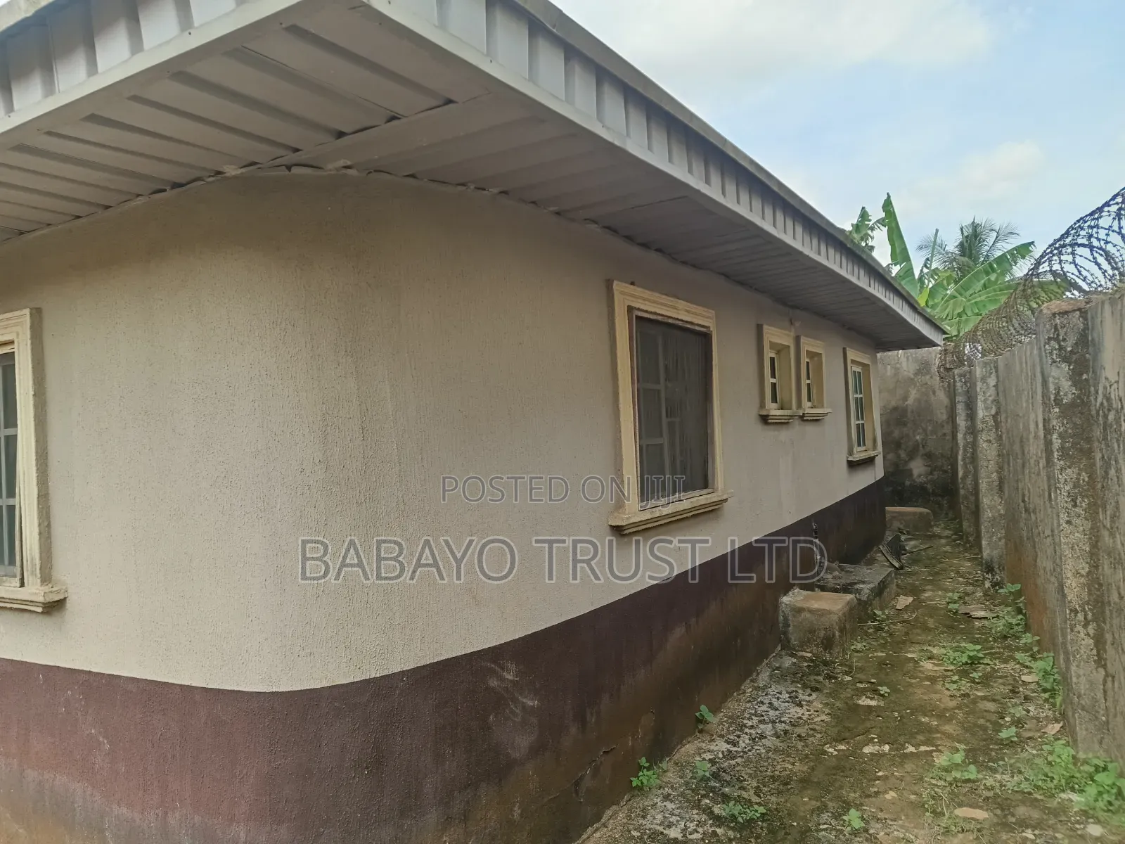 6bdrm Block of Flats in Benin City for sale