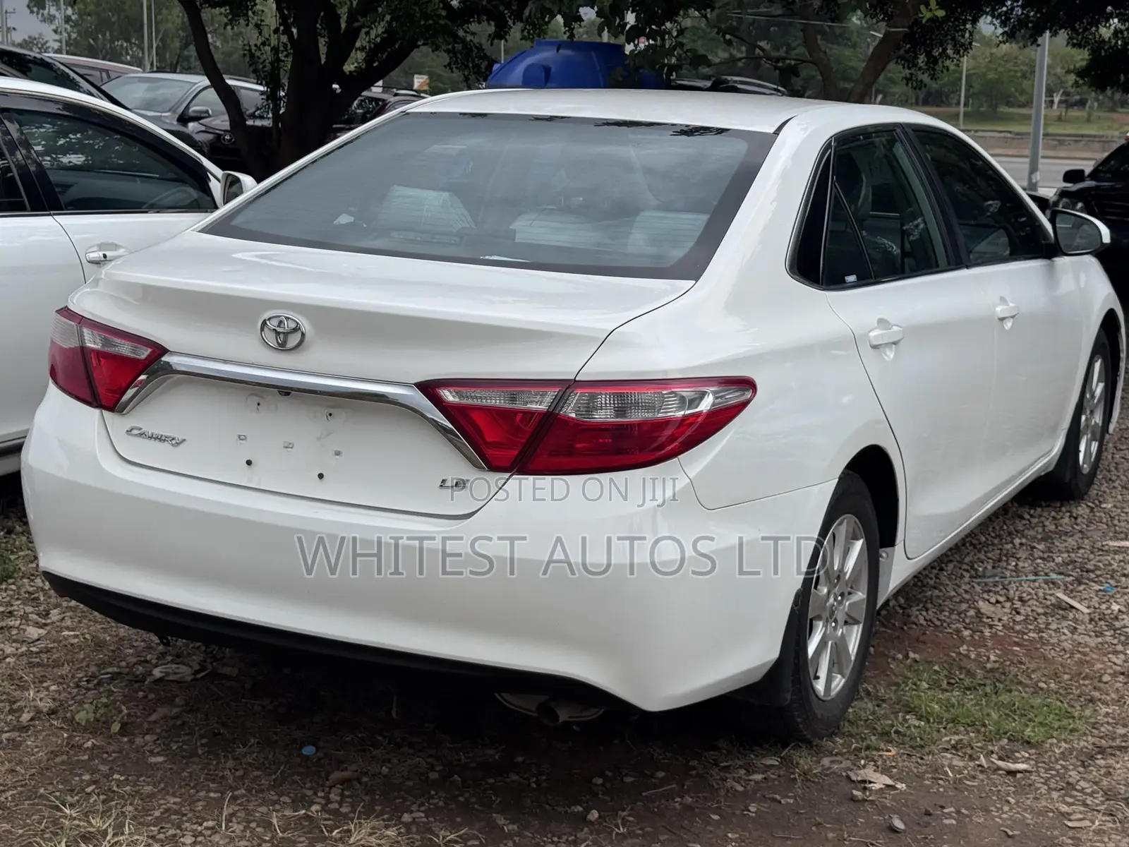 Toyota Camry LE 4dr Sedan (2.5L 4cyl 6A) 2016 White