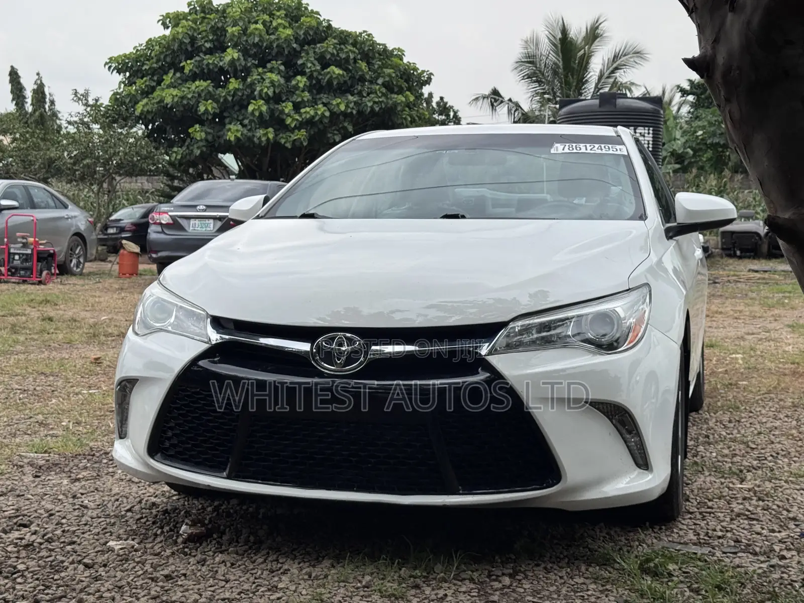 Toyota Camry LE 4dr Sedan (2.5L 4cyl 6A) 2016 White