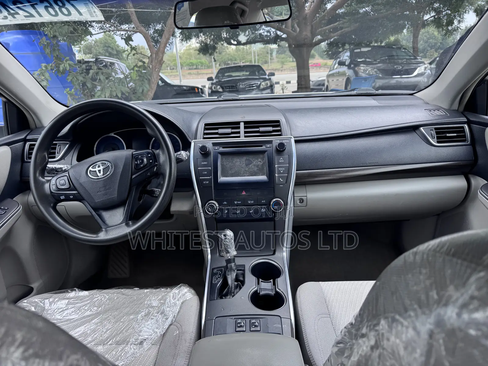 Toyota Camry LE 4dr Sedan (2.5L 4cyl 6A) 2016 White