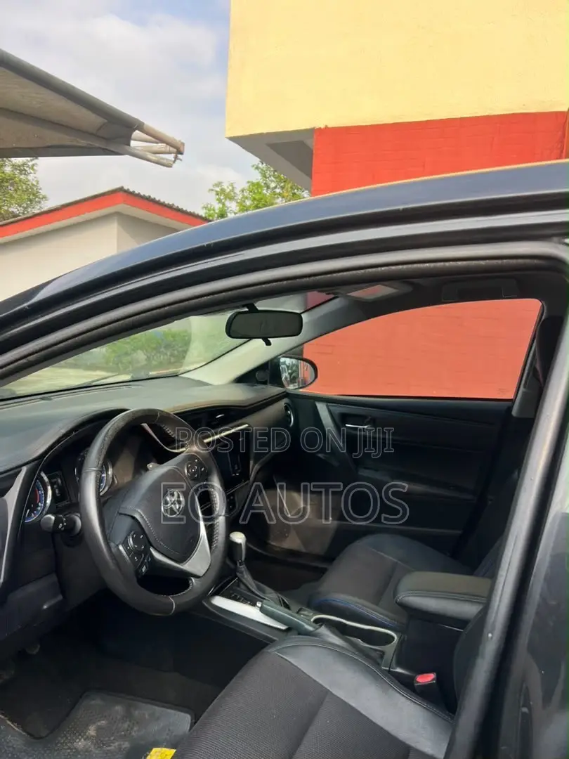 Toyota Corolla SE Special Edition 4dr Sedan (1.8L 4cyl CVT) 2017 Black