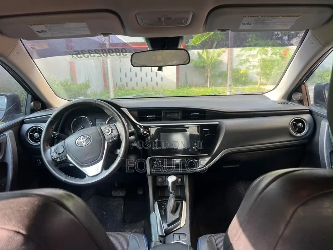 Toyota Corolla SE Special Edition 4dr Sedan (1.8L 4cyl CVT) 2017 Black
