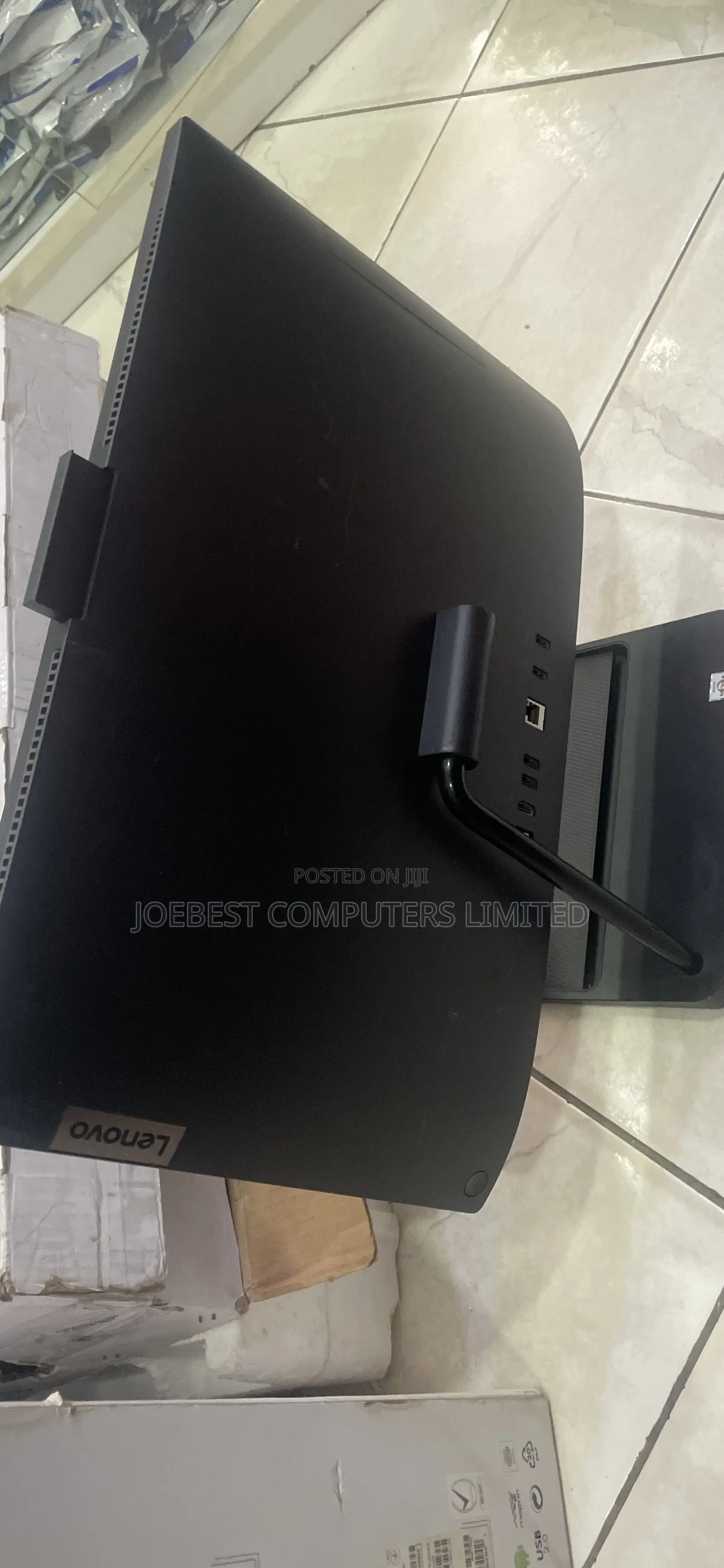 Desktop Computer Lenovo 4GB AMD Ryzen SSD 256GB